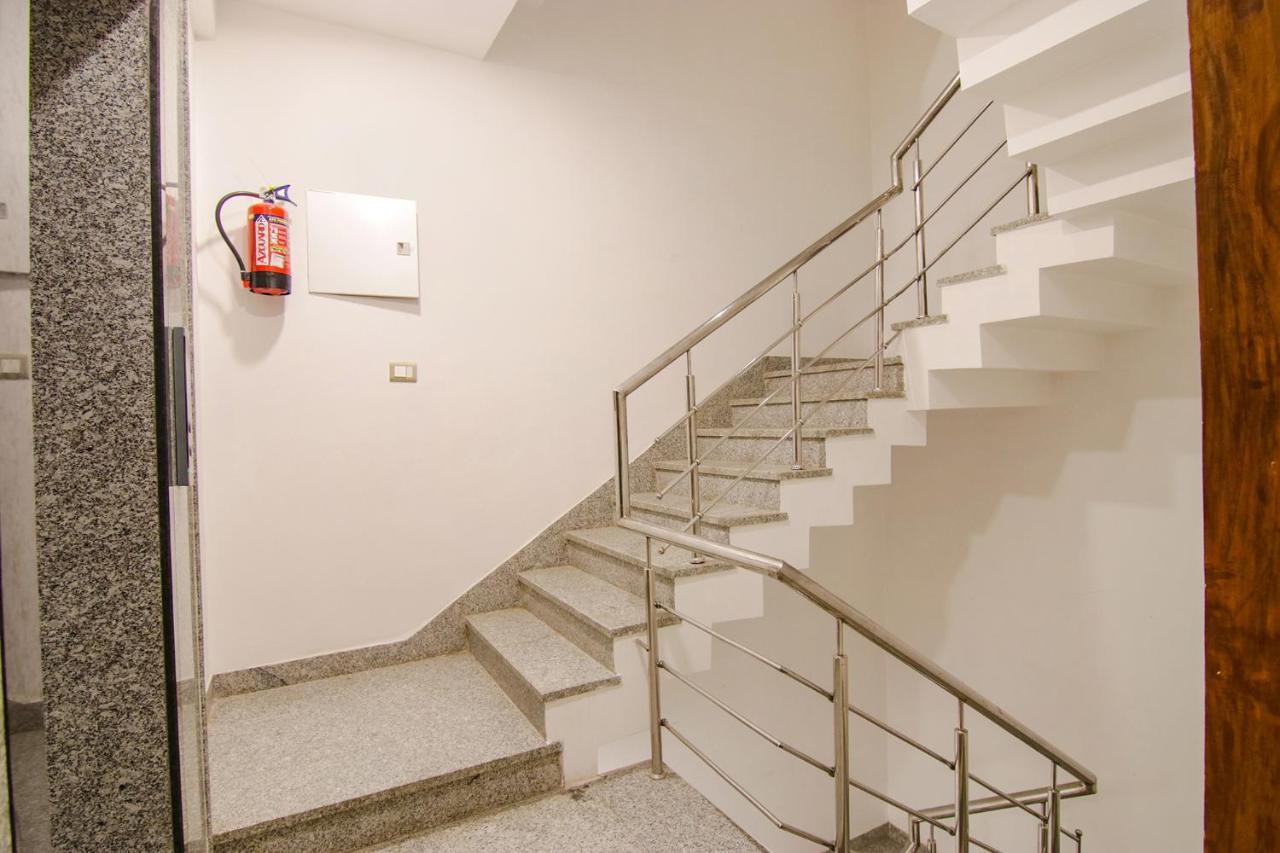 Fabhotel La Serene Bnb- Ashok Vihar นิวเดลี ภายนอก รูปภาพ